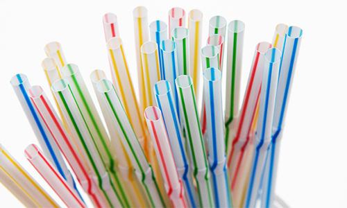 ストロー選びの参考に！材質・形状・太さの種類と特徴